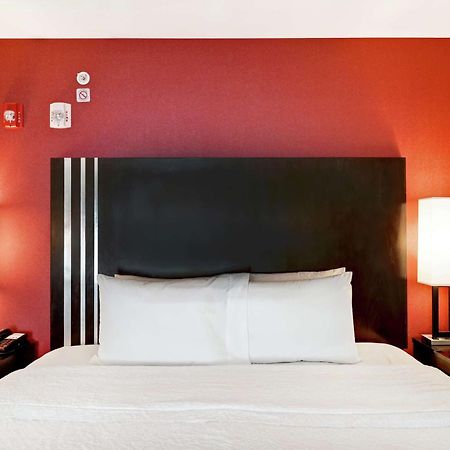 Hampton Inn By Hilton Chilliwack Exteriör bild